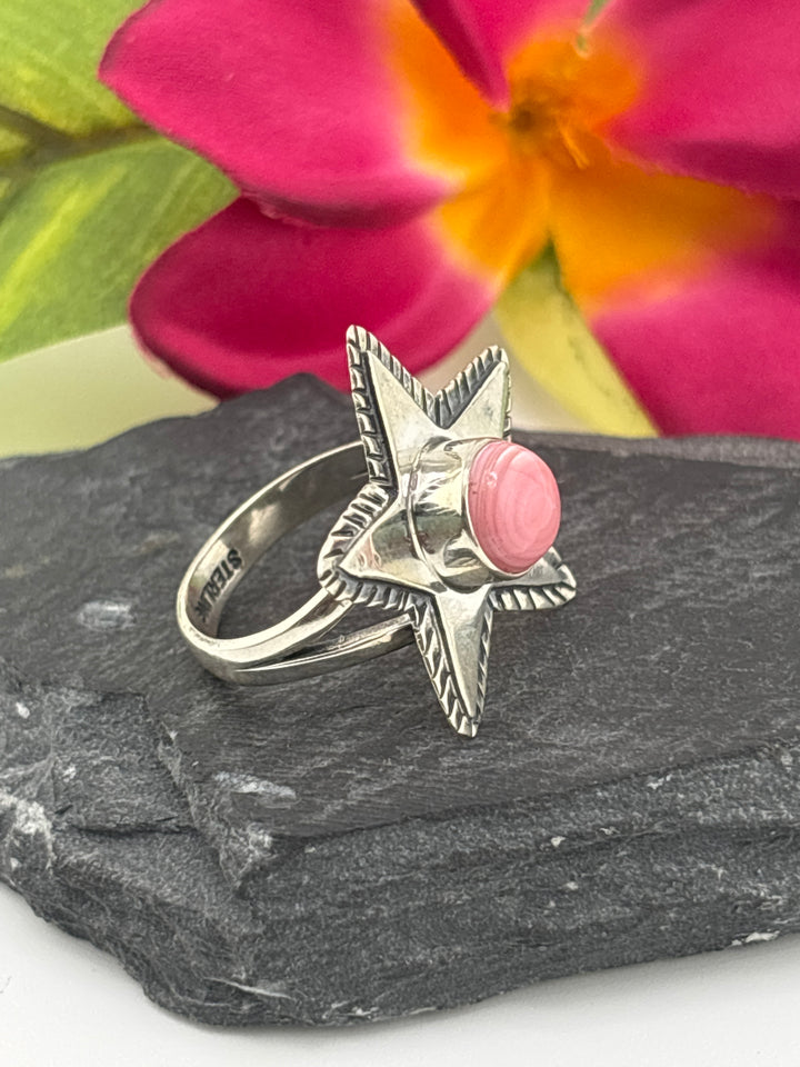 Queen Conch and 925 Sterling Silver Star Ring Size 8