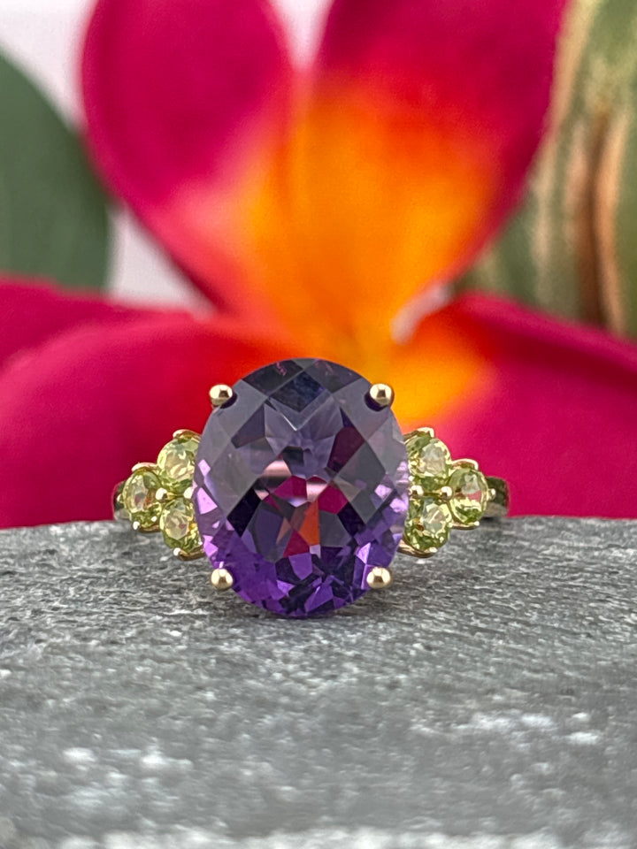 10k Yellow Gold, Natural Amethyst and Peridot Ring Size 7.25