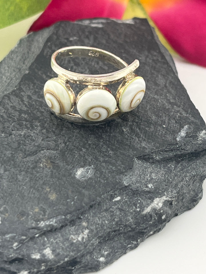 Shiva Shell and 925 Sterling Silver Ring