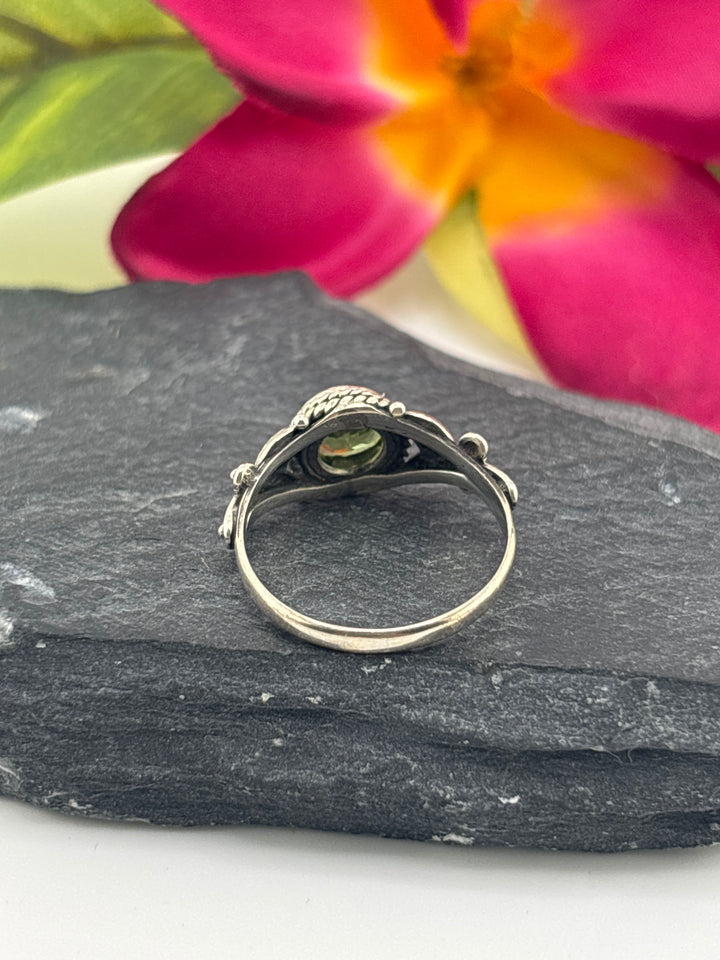 925 Sterling Silver & Peridot Ring Size 6.5