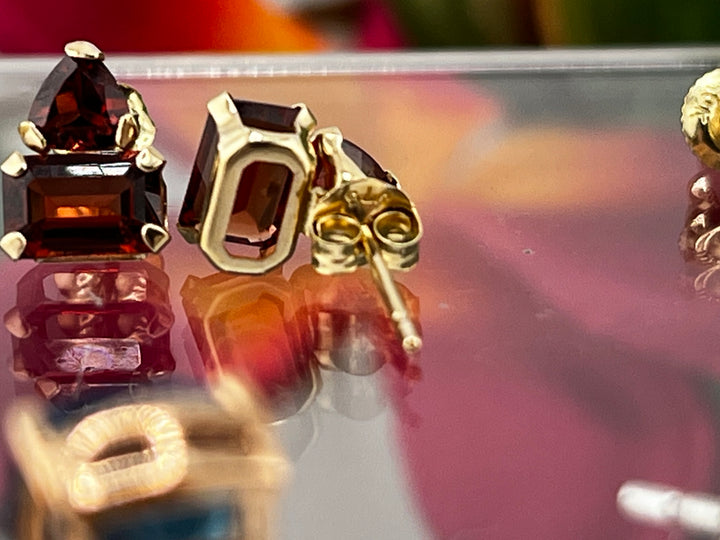 14K Gold Garnet Earrings