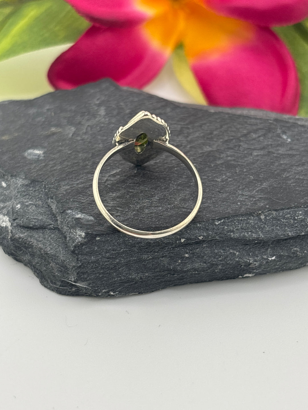 925 Sterling Silver & Peridot Ring Size 7