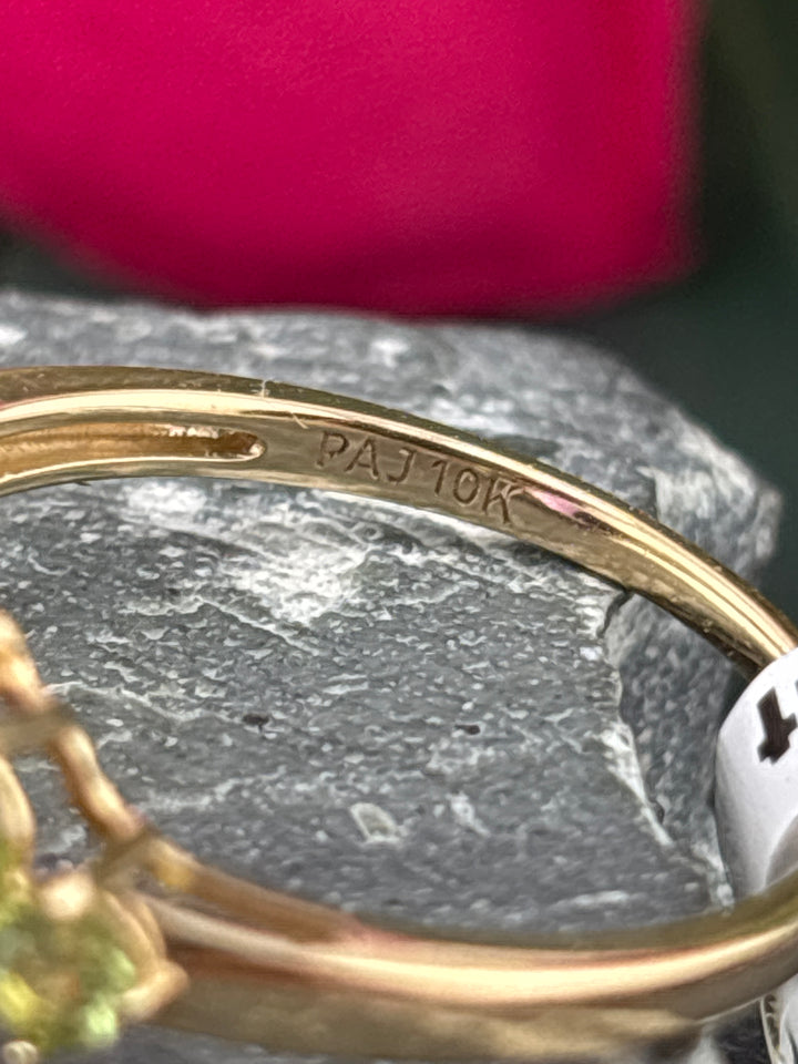 10k Yellow Gold, Natural Amethyst and Peridot Ring Size 7.25