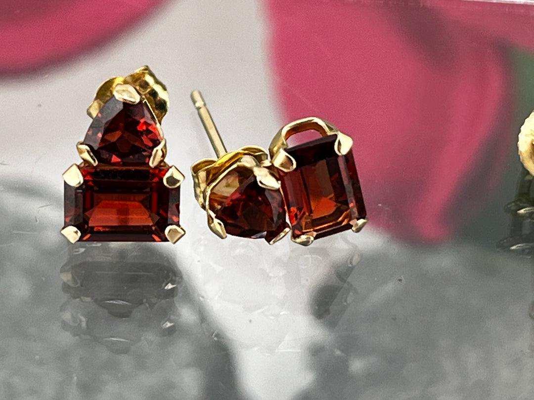14K Gold Garnet Earrings