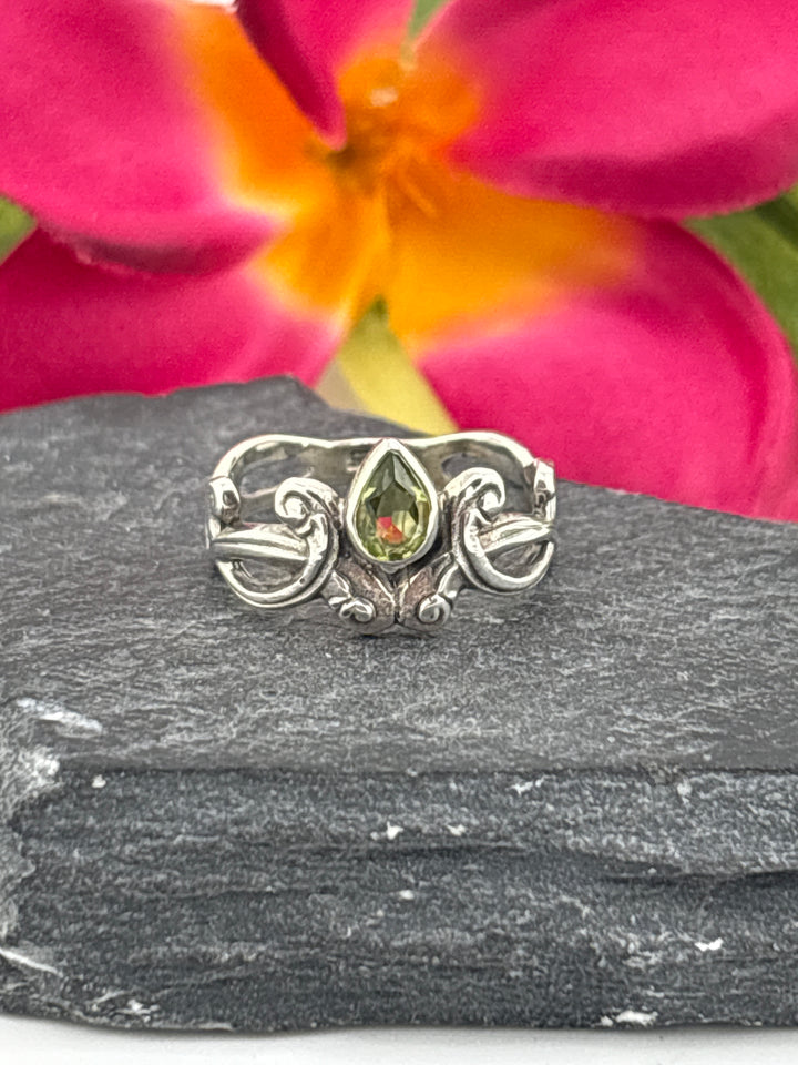 Bali Peridot Ring in sterling silver