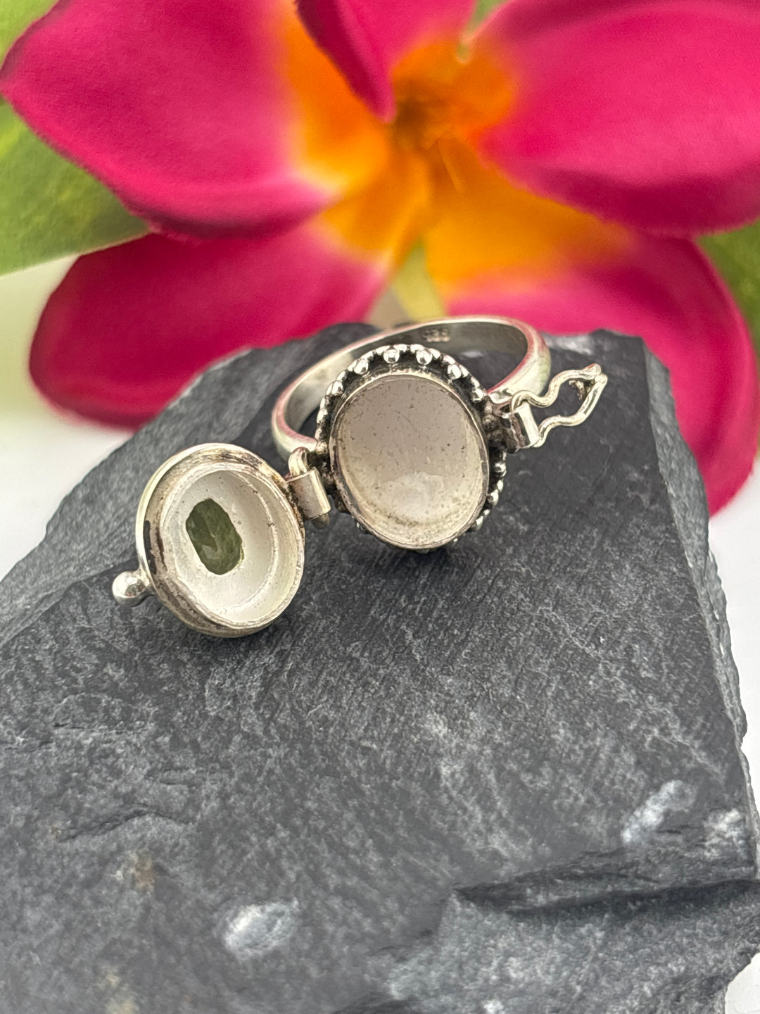 Peridot and 925 Sterling Silver Locket Ring - Size 6.75