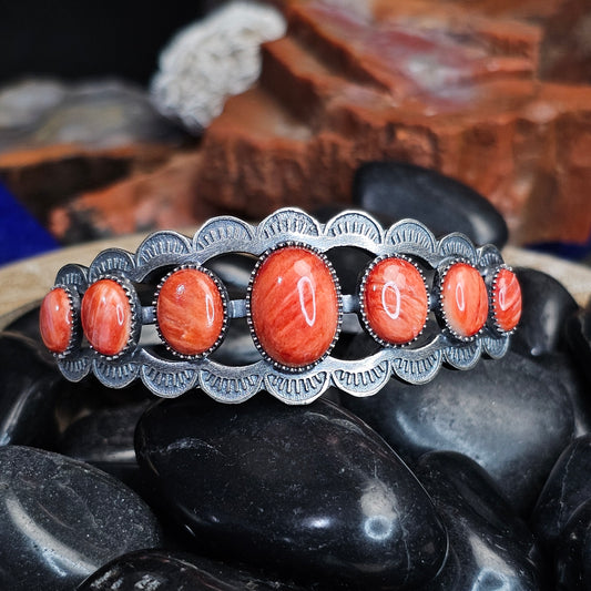 Red Spiny Oyster 925 Sterling Silver Graduated Stamp Work Southwest Style Cuff Bracelet