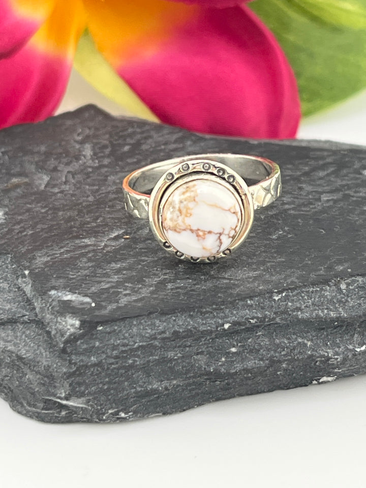 Round Wild Horse Jasper and 925 Sterling Silver Ring Size 7.5