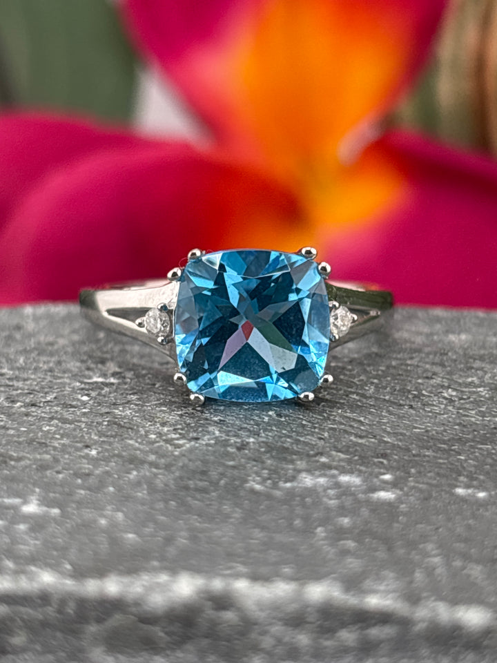 10k White Gold, Blue Topaz and Diamonds Ring Size 6.75