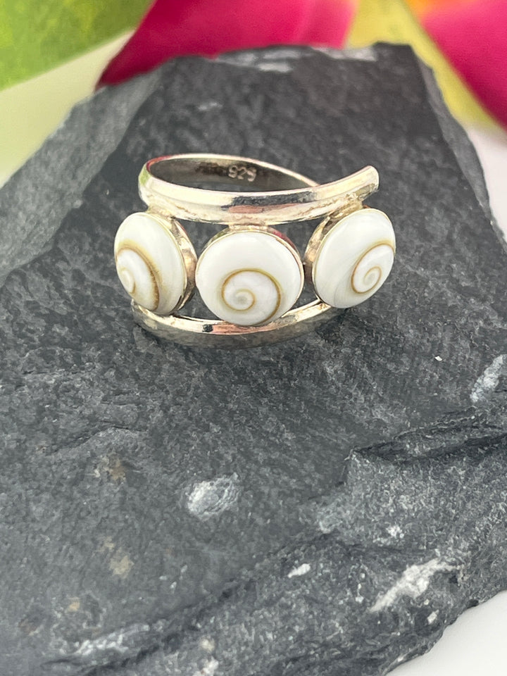 Shiva Shell and 925 Sterling Silver Ring