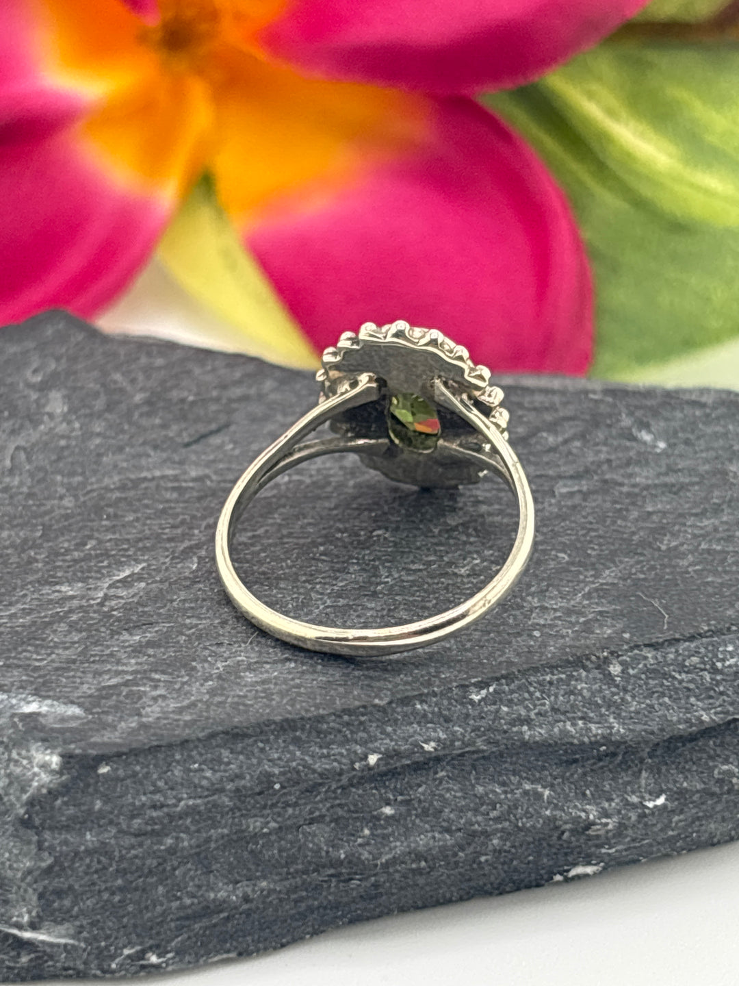 925 Sterling Silver & Peridot Ring Size 6