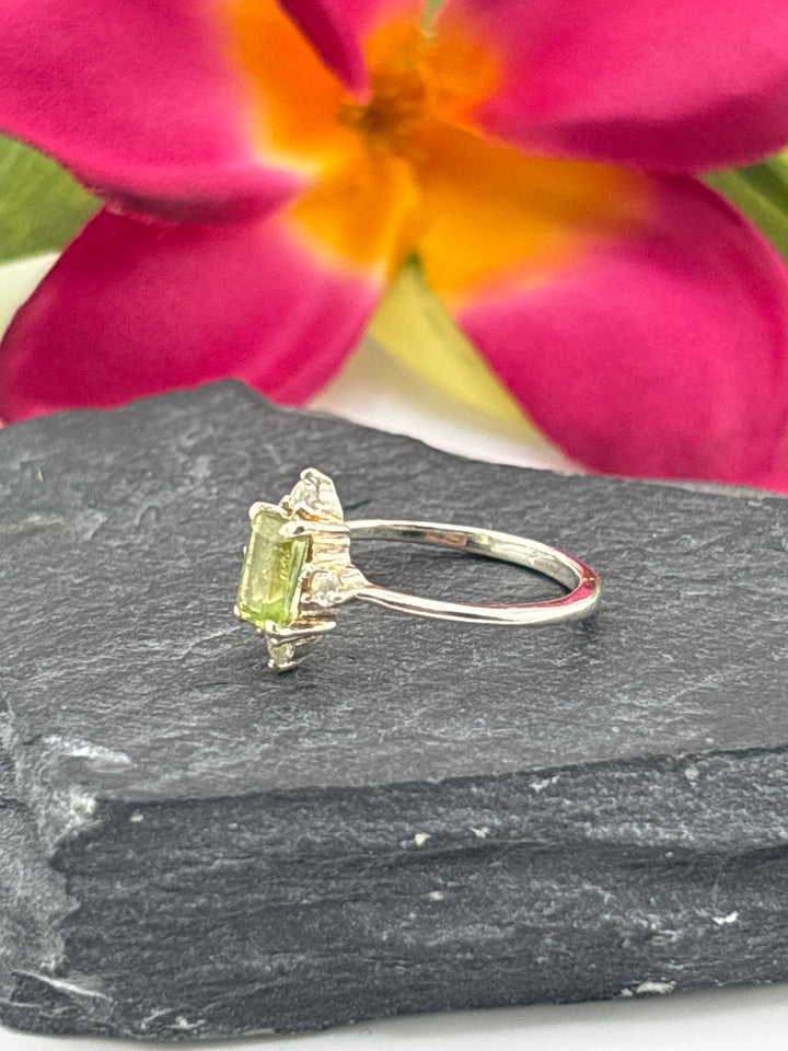 925 Sterling Silver, Peridot &CZ Accented Ring Size 5