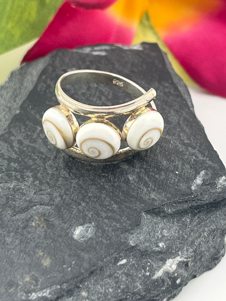 Shiva Shell and 925 Sterling Silver Ring