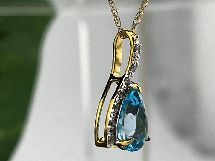 10K Gold Blue Topaz and Diamond Necklace