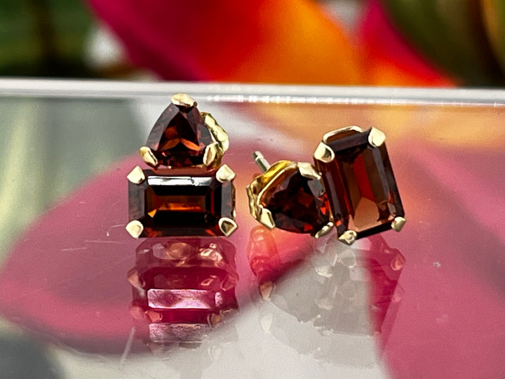 14K Gold Garnet Earrings
