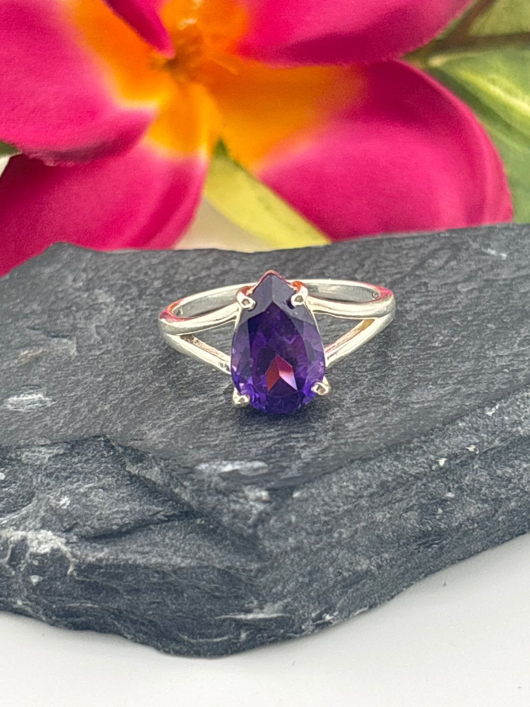 Amethyst Teardrop and 925 Sterling Silver Ring Size 8