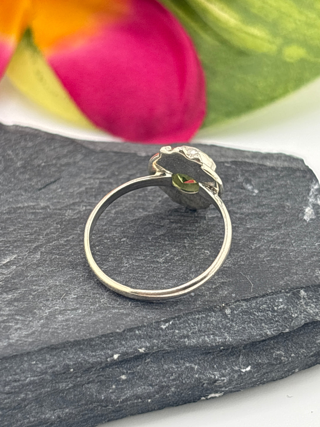 925 Sterling Silver & Peridot Ring Size 6.25