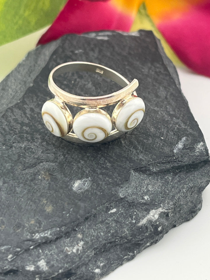 Shiva Shell and 925 Sterling Silver Ring