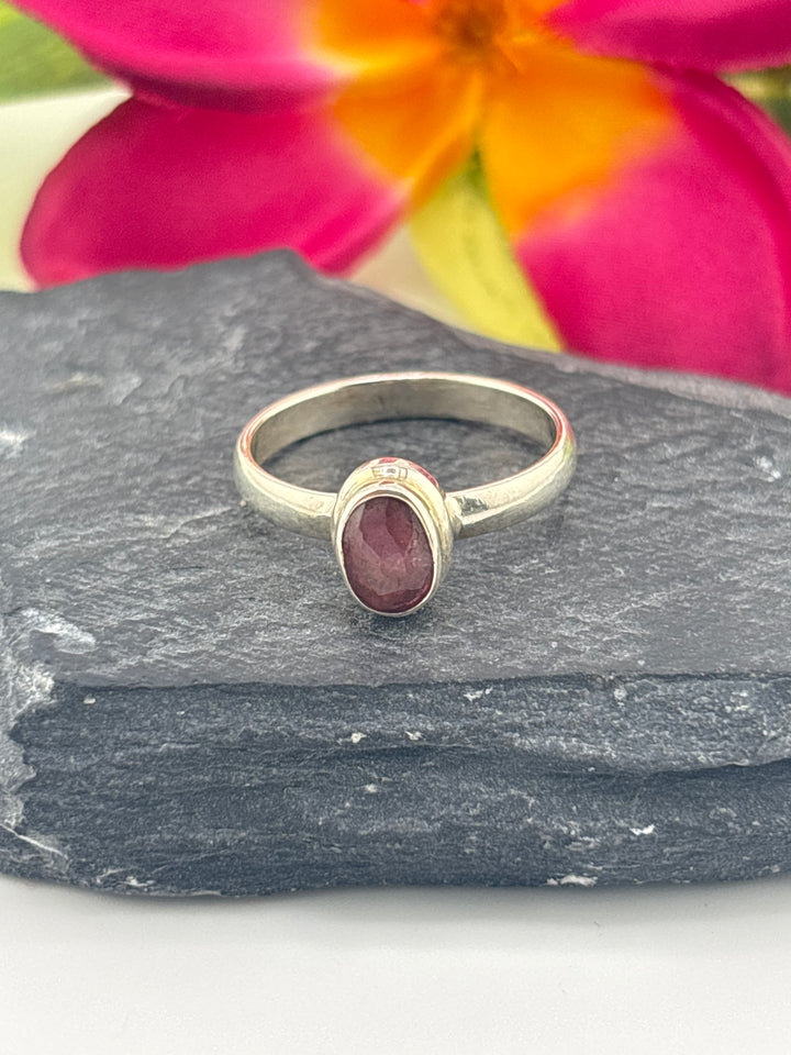 Tourmaline and 925 Sterling Silver Ring Size 8.25