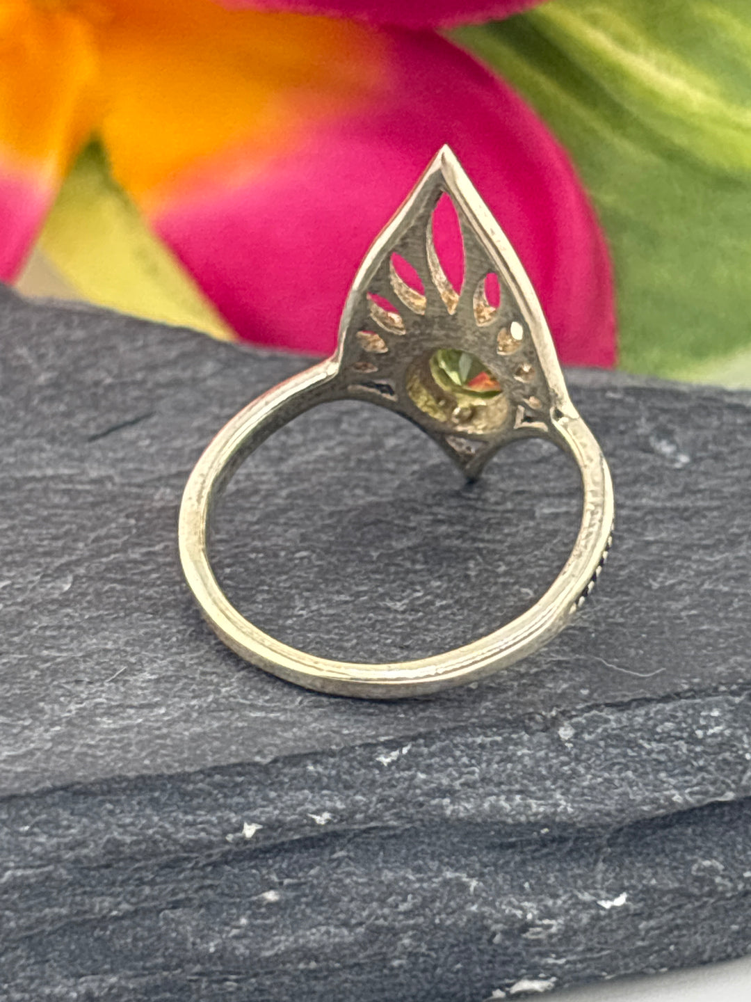 925 Sterling Silver & Peridot Ring Size 7
