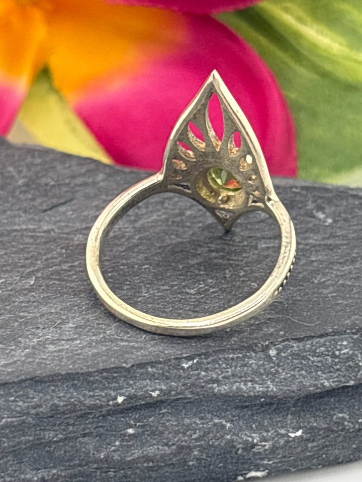 925 Sterling Silver & Peridot Ring Size 7