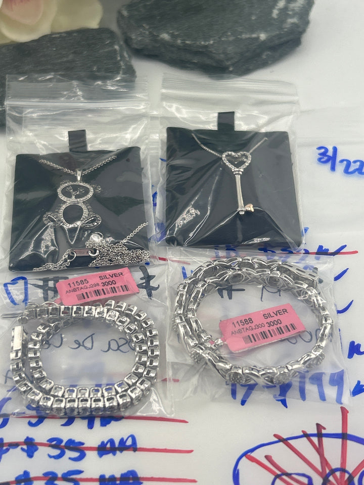 RESERVED FOR: Rosa De Leon (grinch) - 3/22/2025 The Collective Boutique App Live Show -4  Sterling Silver Items