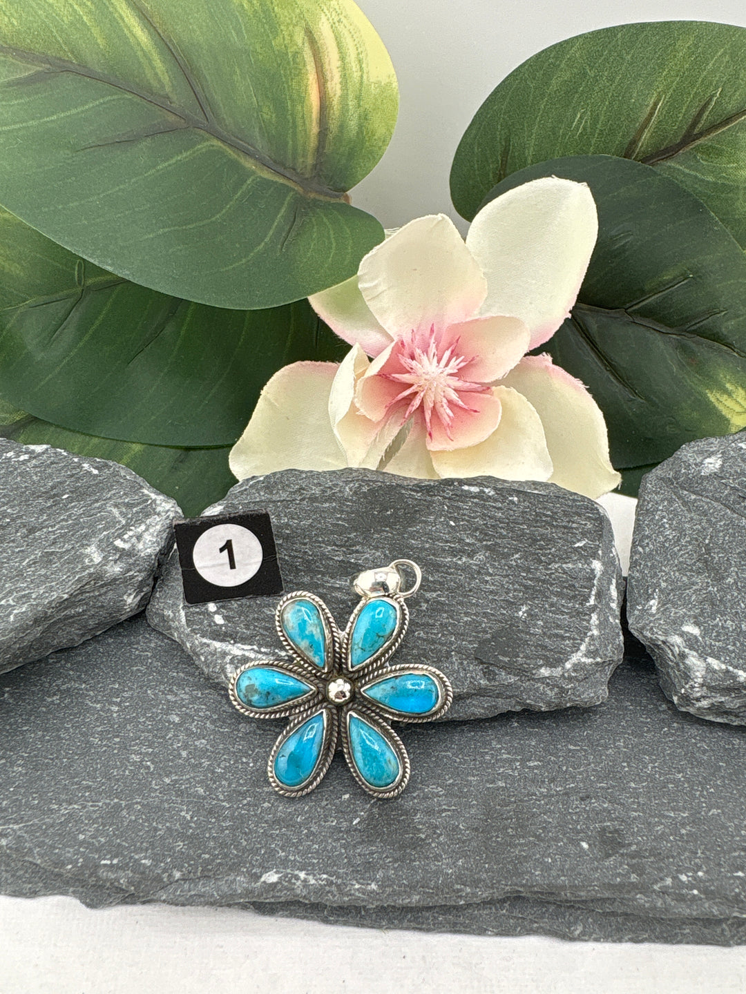 RESERVED FOR: xo. S H A N N A .xo AM-1/17/2025 - 1 Sterling Silver Items