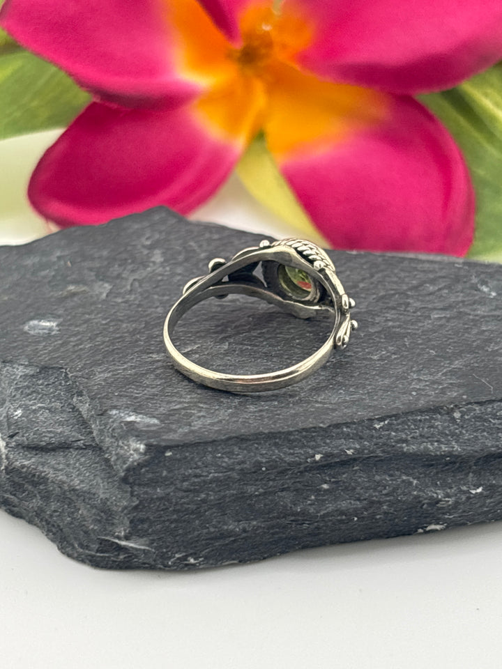 925 Sterling Silver & Peridot Ring Size 6.5