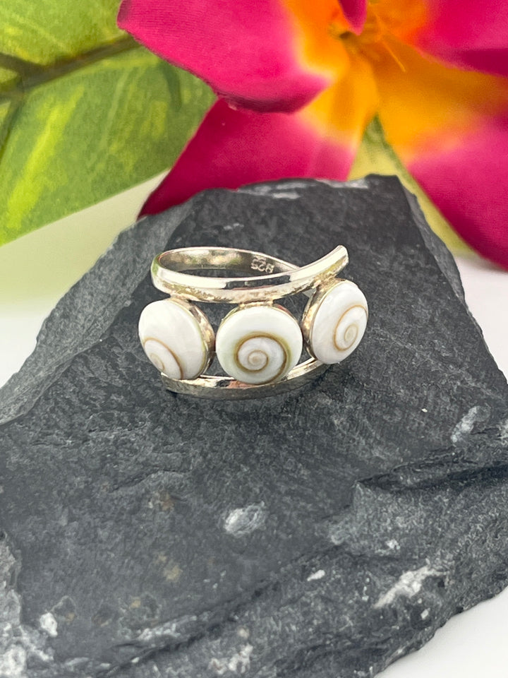 Shiva Shell and 925 Sterling Silver Ring