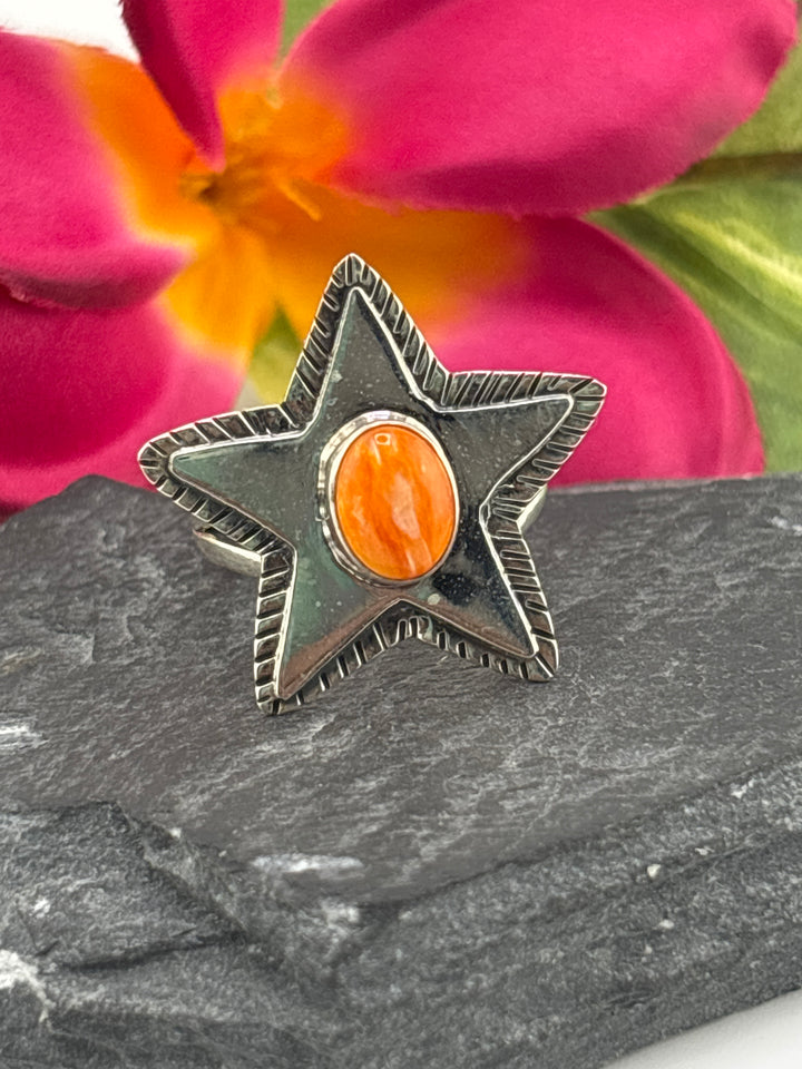 Spiny Oyster and 925 Sterling Silver Star Ring Size 8