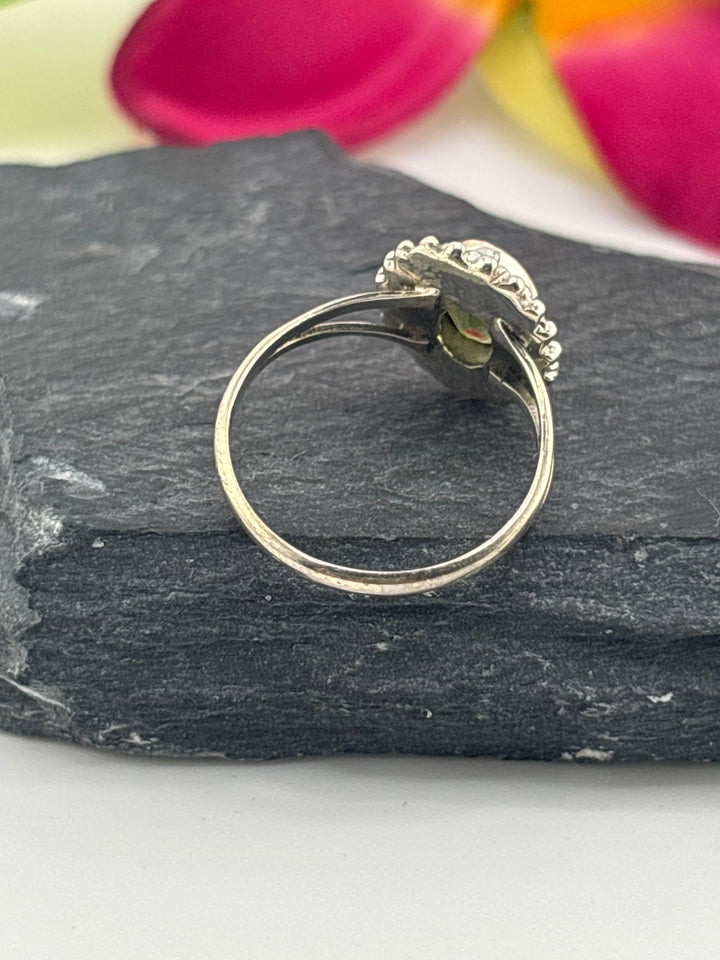 925 Sterling Silver & Peridot Ring Size 6.25