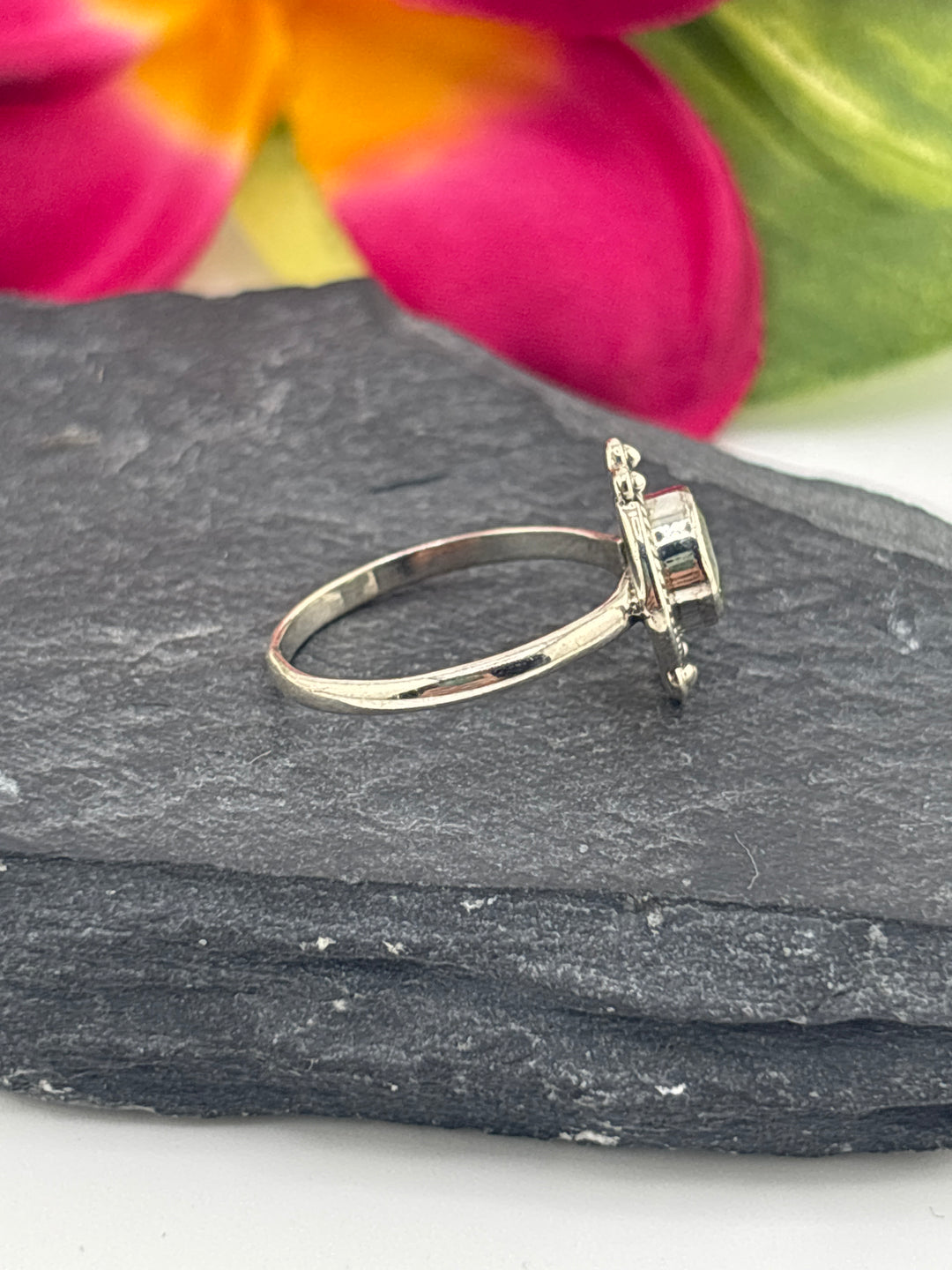 925 Sterling Silver & Peridot Ring Size 6.25