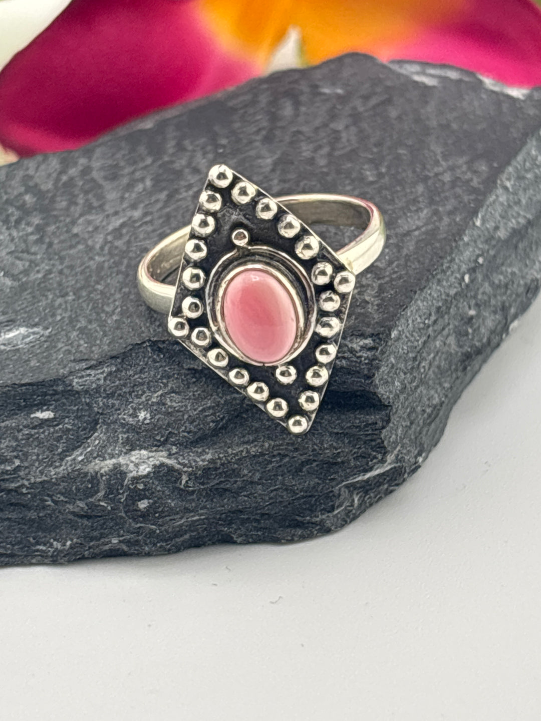 Queen Conch and 925 Sterling Silver Ring Size 7