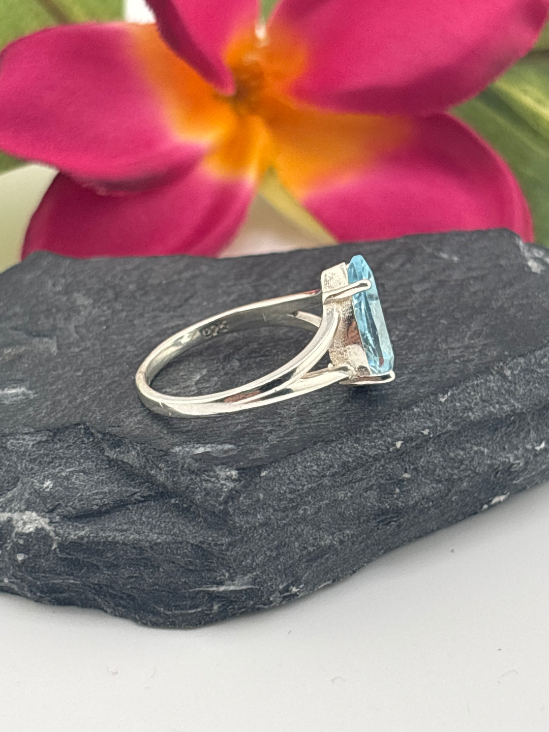 Topaz Teardrop and 925 Sterling Silver Ring Size 7.25