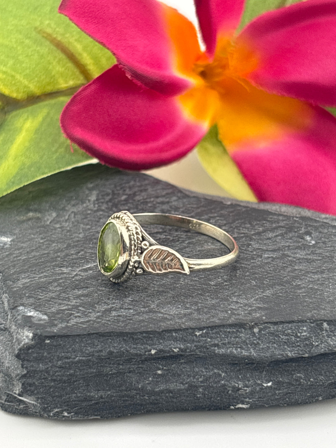Peridot and 925 Sterling Silver Ring Size 7.25