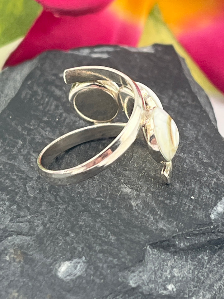 Shiva Shell and 925 Sterling Silver Ring