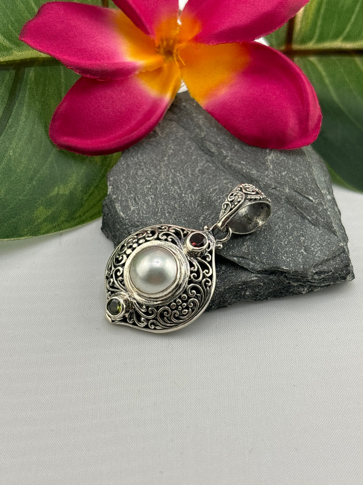Mabe Pearl/Garnet/Peridot Bali Pendant