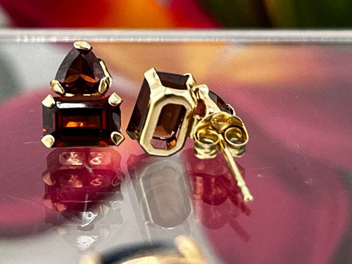 14K Gold Garnet Earrings