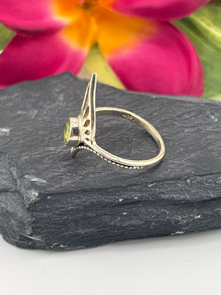 925 Sterling Silver & Peridot Ring Size 7