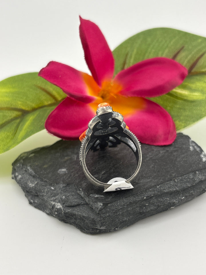 Orange Spiny oyster and 925 Sterling Silver Ring - Size 10