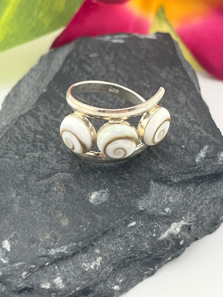 Shiva Shell and 925 Sterling Silver Ring