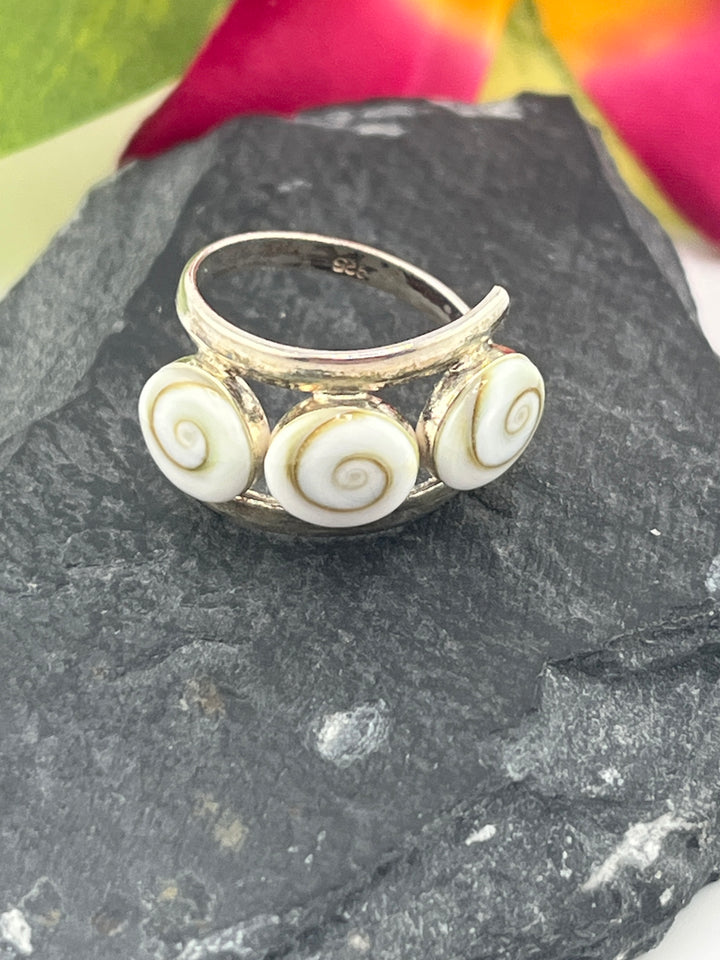 Shiva Shell and 925 Sterling Silver Ring