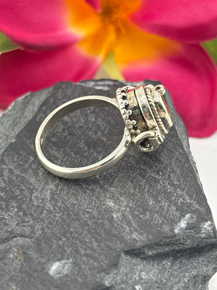 Peridot and 925 Sterling Silver Locket Ring - Size 6.75