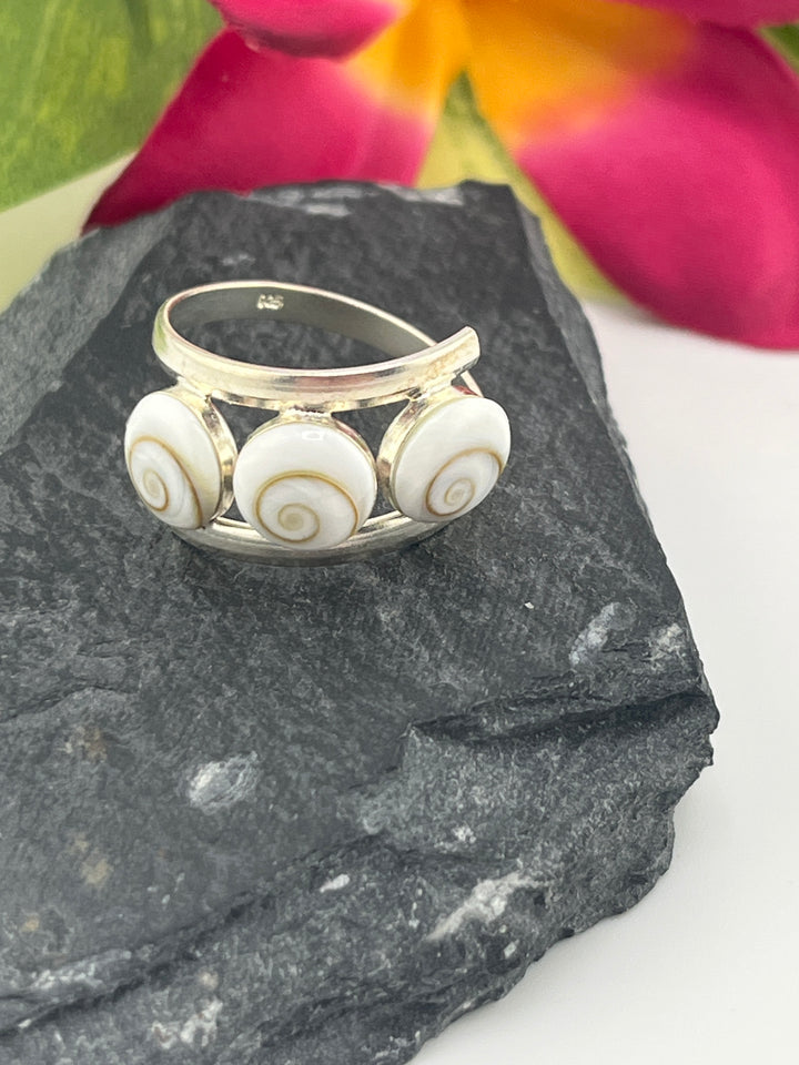 Shiva Shell and 925 Sterling Silver Ring
