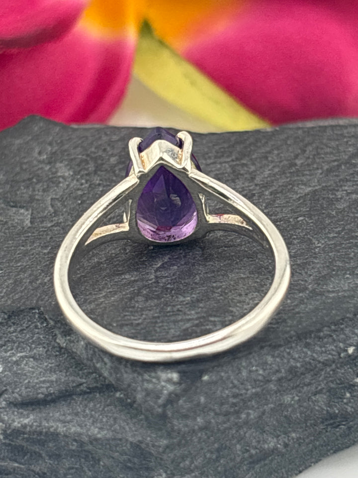 Amethyst Teardrop and 925 Sterling Silver Ring Size 8