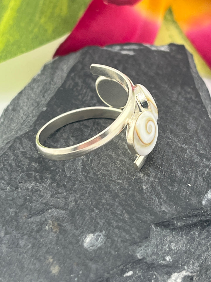 Shiva Shell and 925 Sterling Silver Ring
