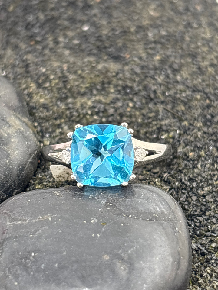 10k White Gold, Blue Topaz and Diamonds Ring Size 6.75
