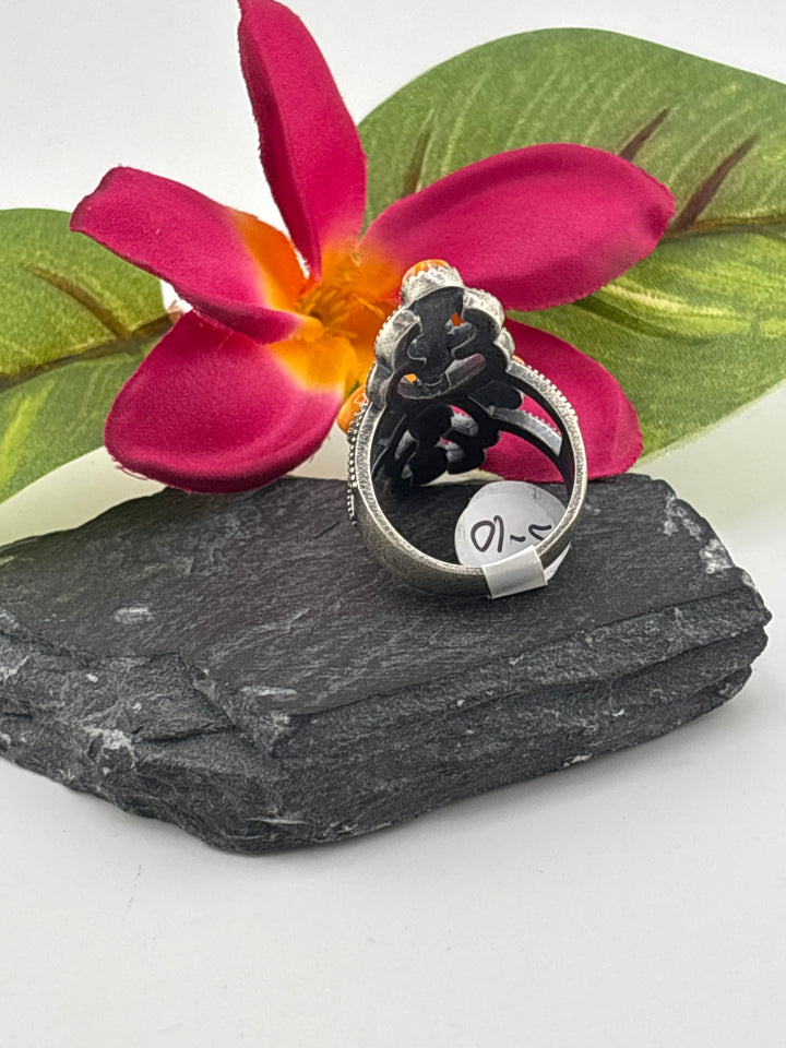 Orange Spiny oyster and 925 Sterling Silver Ring - Size 10