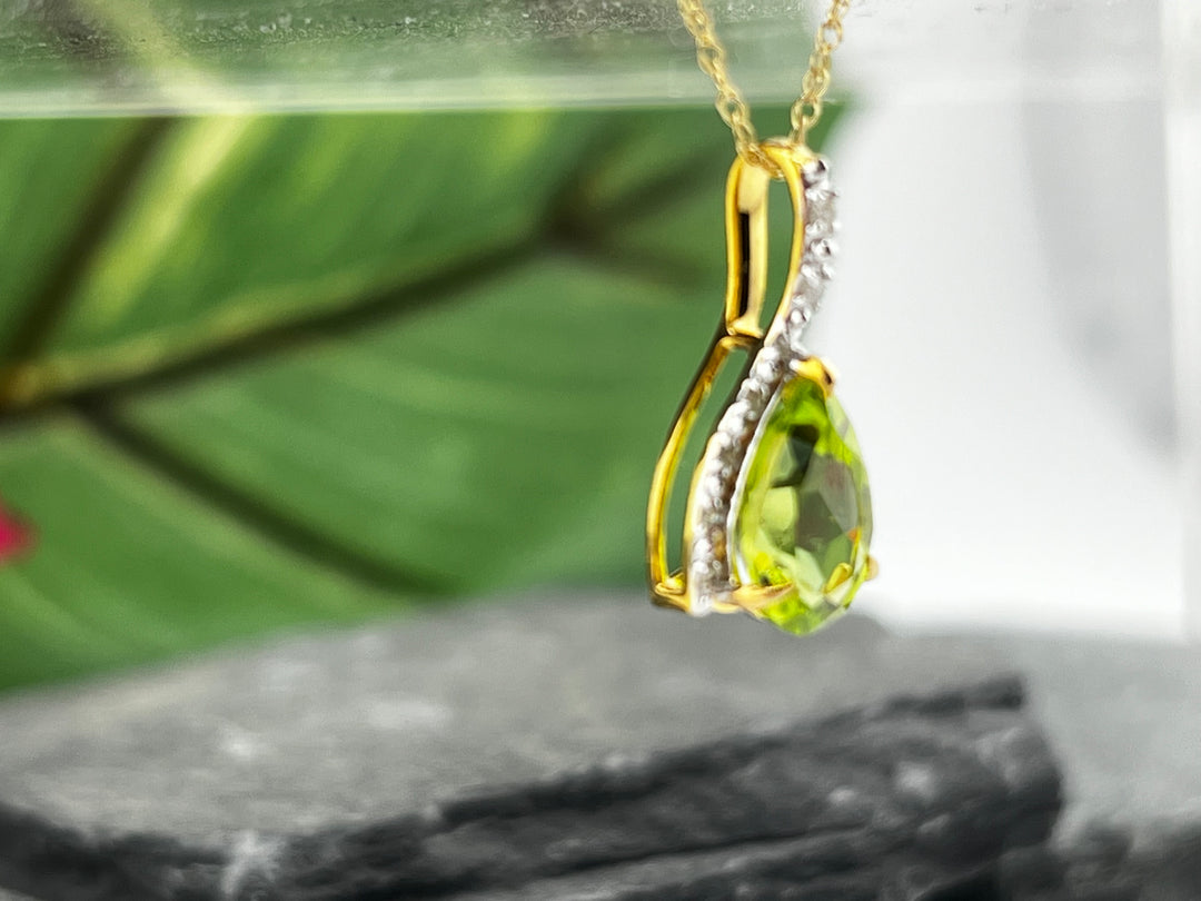 10K Gold Peridot and Diamond Necklace