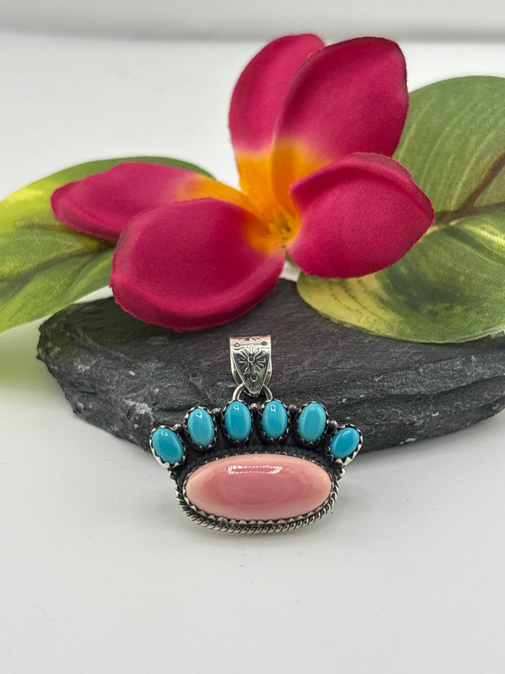 Queen Conch & Turquoise Pendant